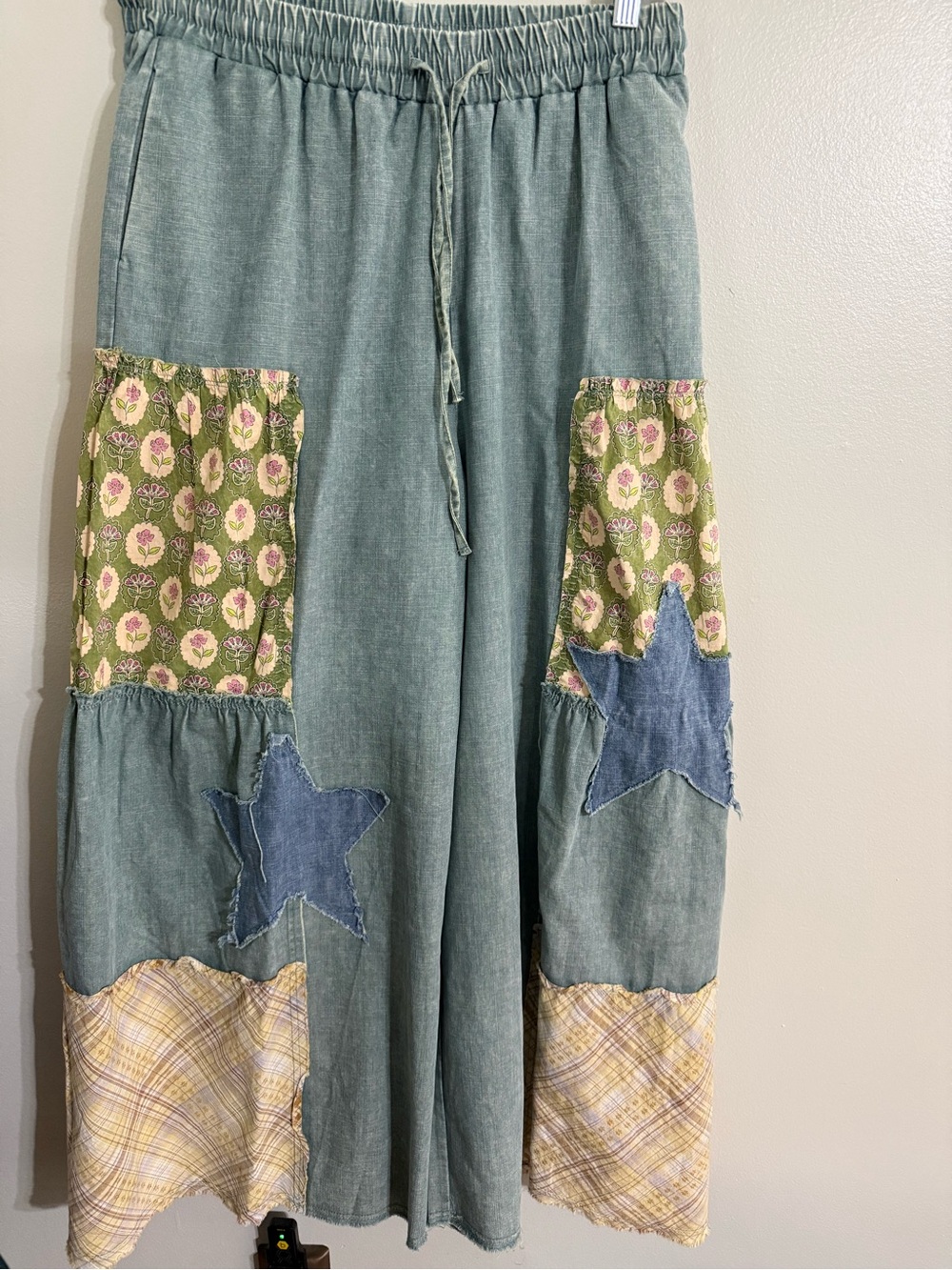 Easel Mineral Washed Patchwork
Denim Patchwork Detailed Palazzo Pants
Denim - Picture 2 of 3